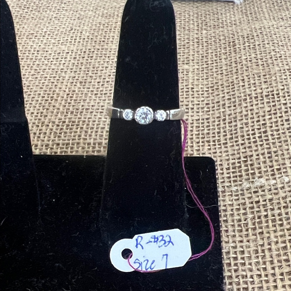 Elegant Silver Ring with Clear Stones